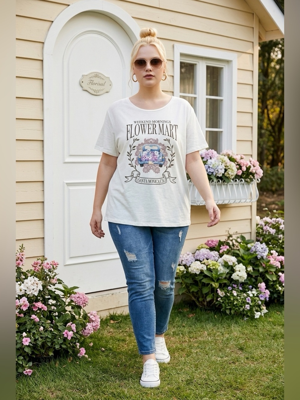 Fleurish 4x Weekend Mornings Flower Mart Santa Monica, CA Plus Size Graphic Tee